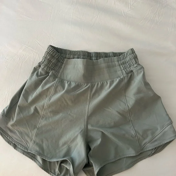 lululemon athletica Women's  Hotty hot high rise shorts -Sz4 Grey Eucalyptus - Picture 2 of 10